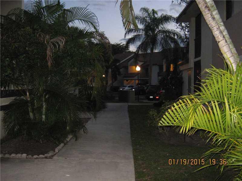 Courtyard at Coral Gate - Residential