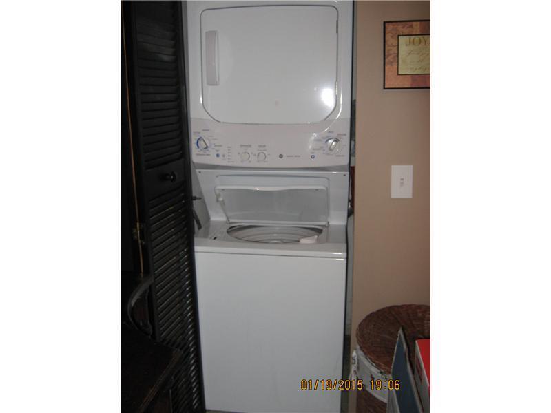 Courtyard at Coral Gate - Residential