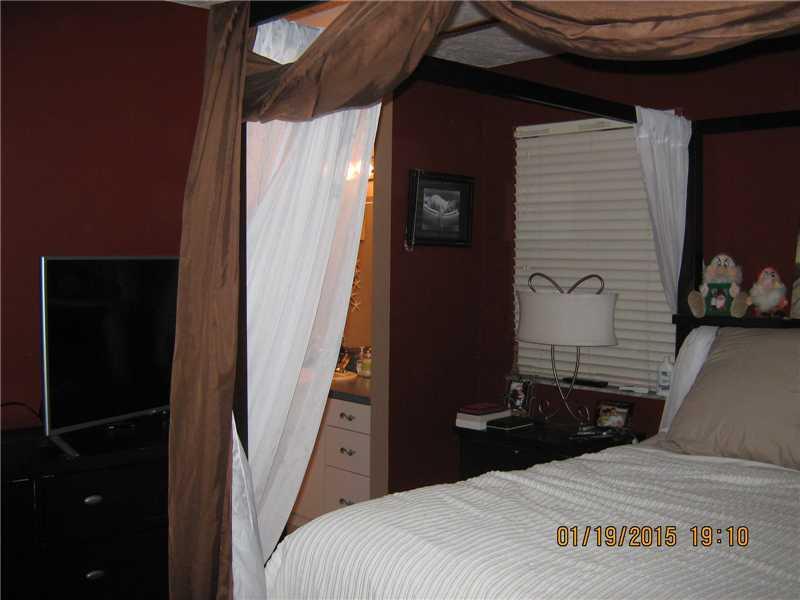 Courtyard at Coral Gate - Residential