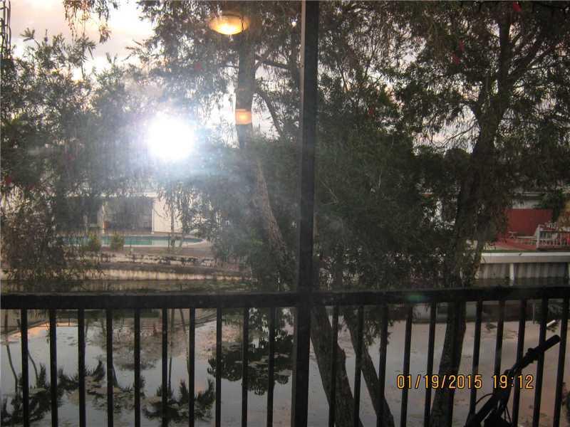 Courtyard at Coral Gate - Residential