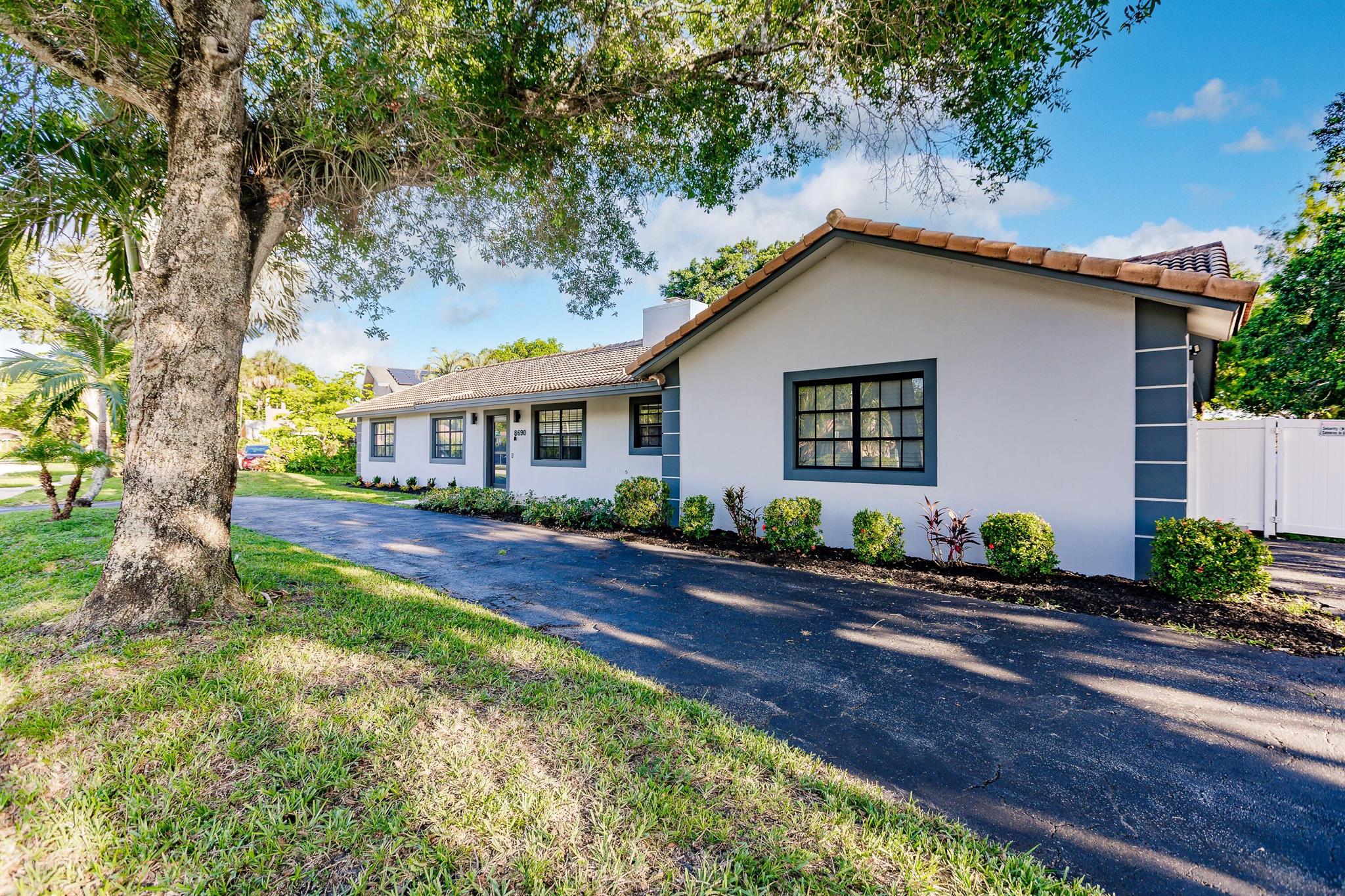 8690 Gatehouse Road