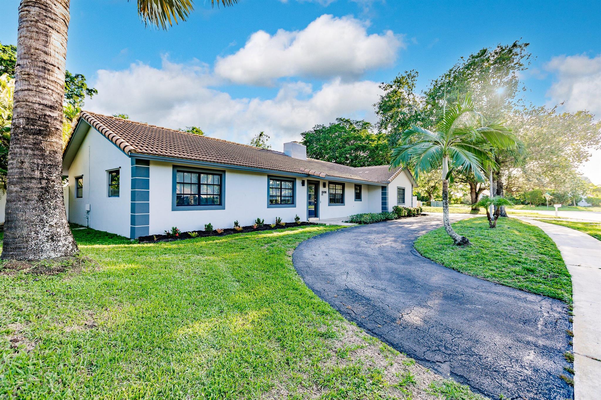 8690 Gatehouse Road