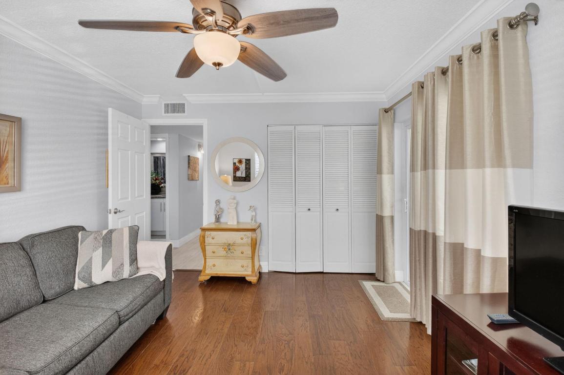 KINGS POINT CAPRI CONDOS - Residential