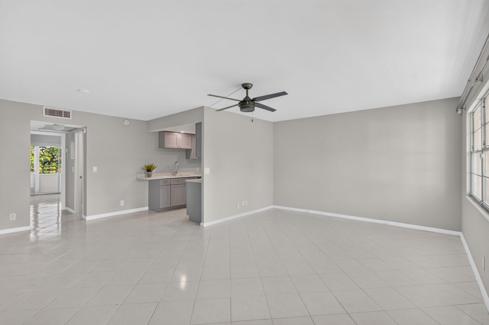 1055 AINSLIE D Drive