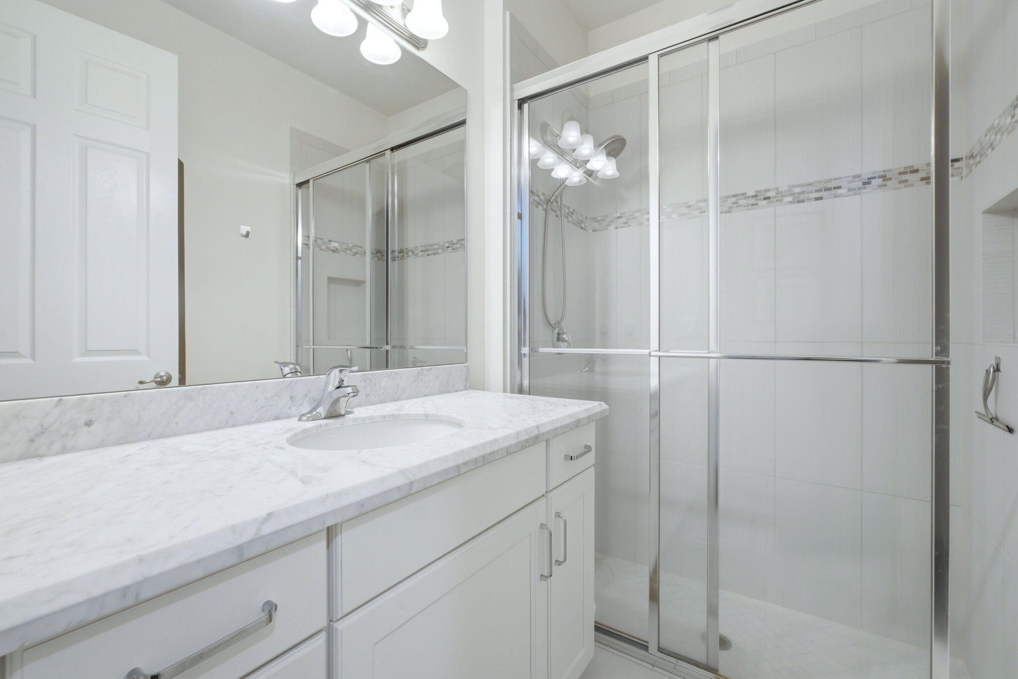 ATLANTIC COMMONS PL 5 - Residential Lease