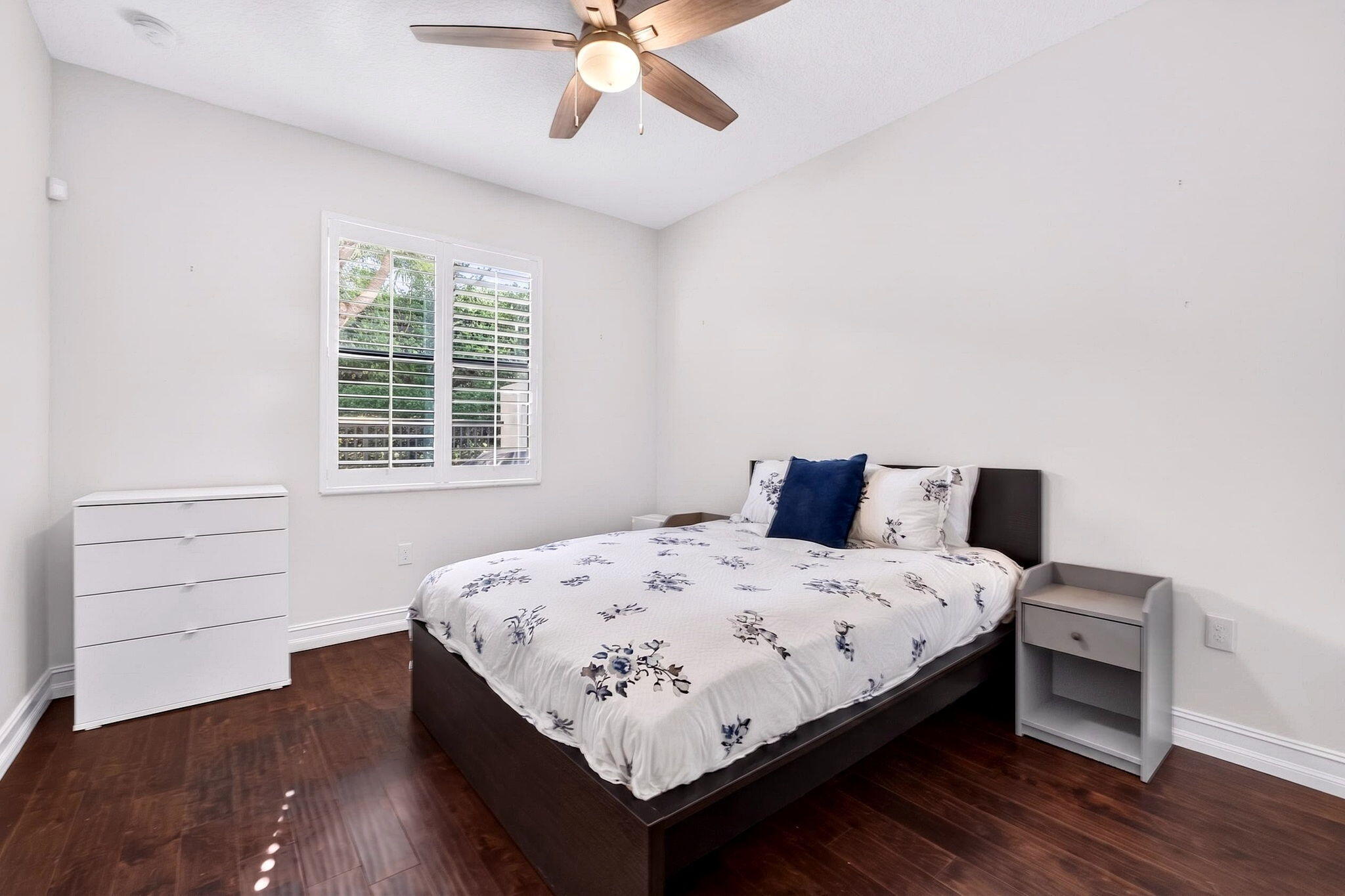ATLANTIC COMMONS PL 5 - Residential Lease