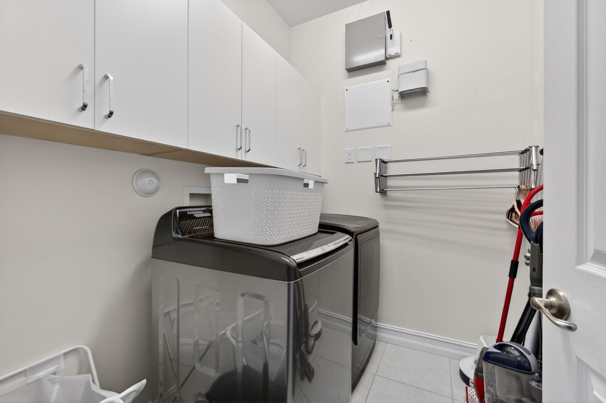 ATLANTIC COMMONS PL 5 - Residential Lease