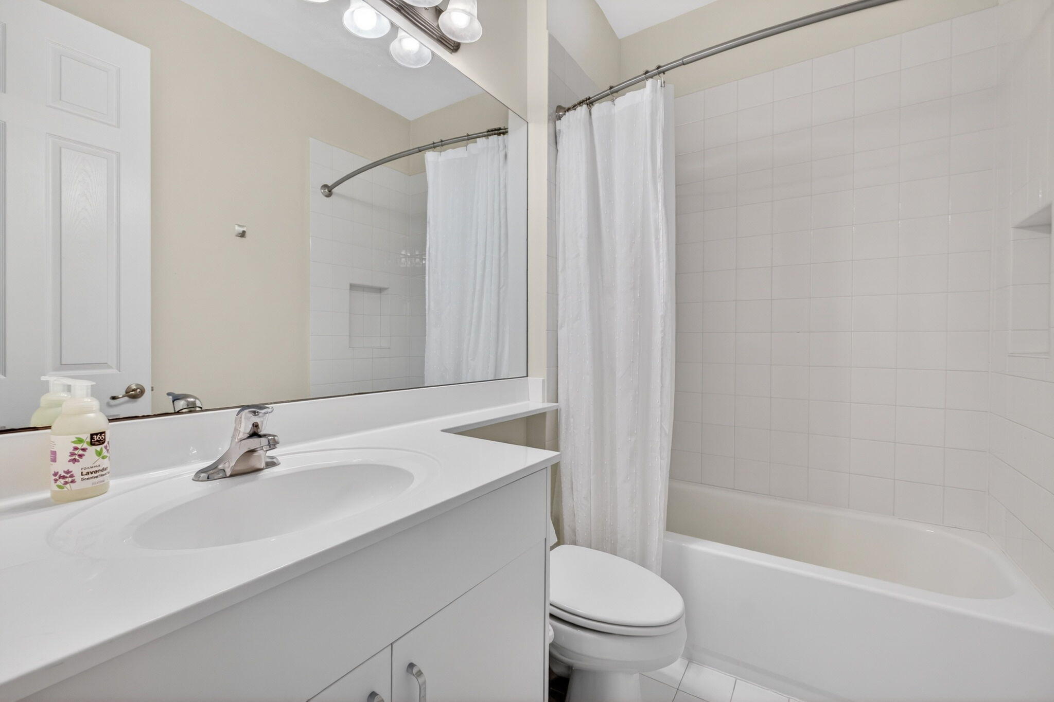 ATLANTIC COMMONS PL 5 - Residential Lease