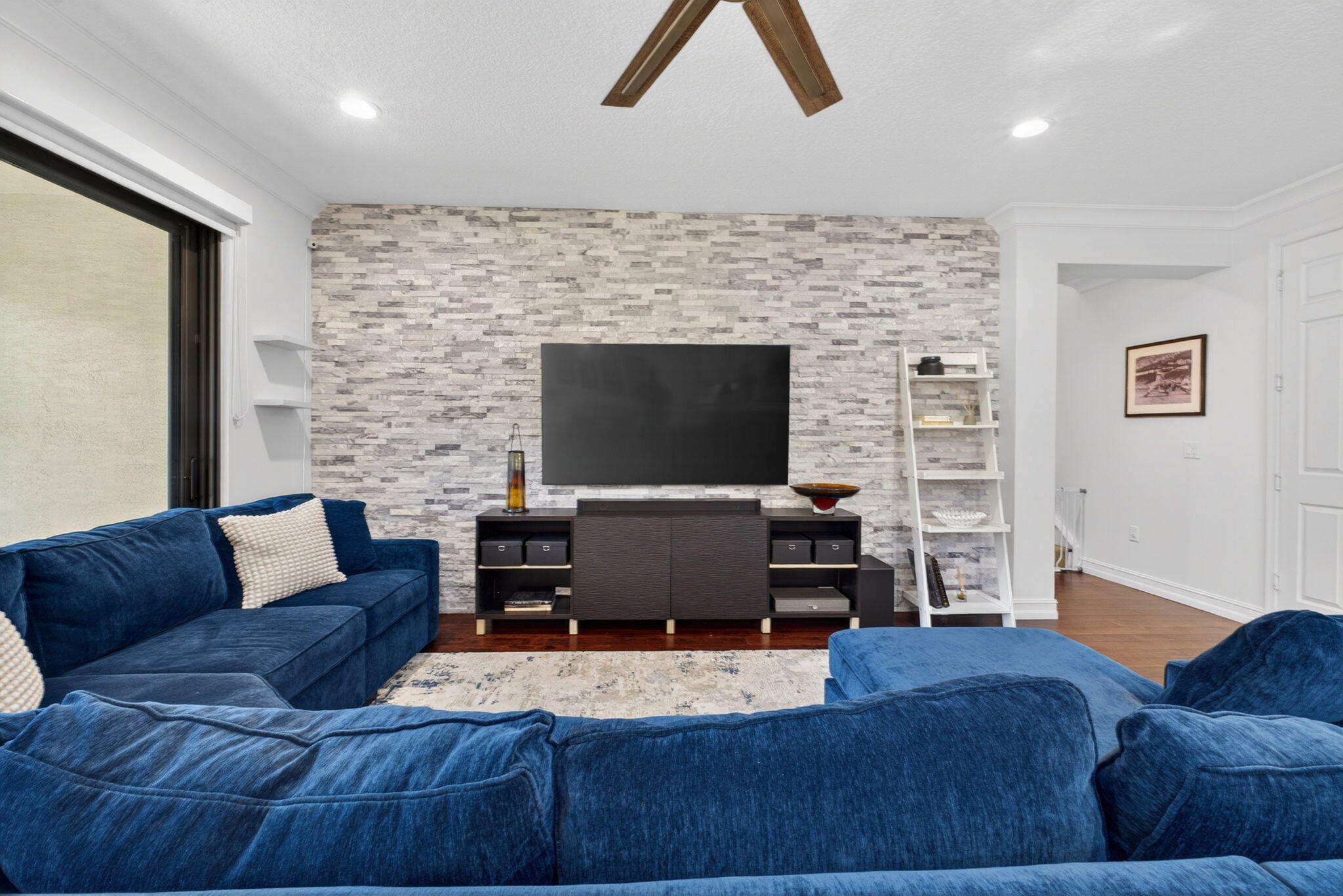 ATLANTIC COMMONS PL 5 - Residential Lease