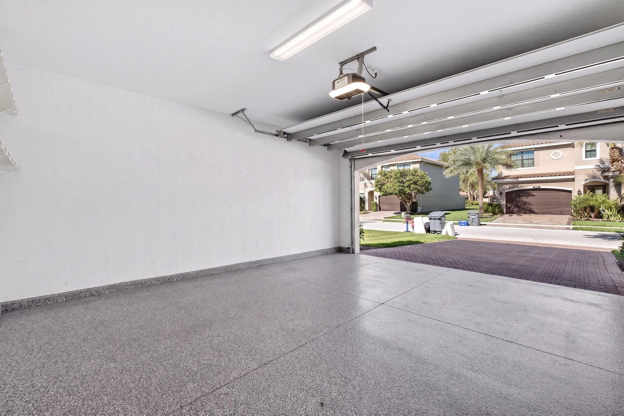 ATLANTIC COMMONS PL 5 - Residential Lease