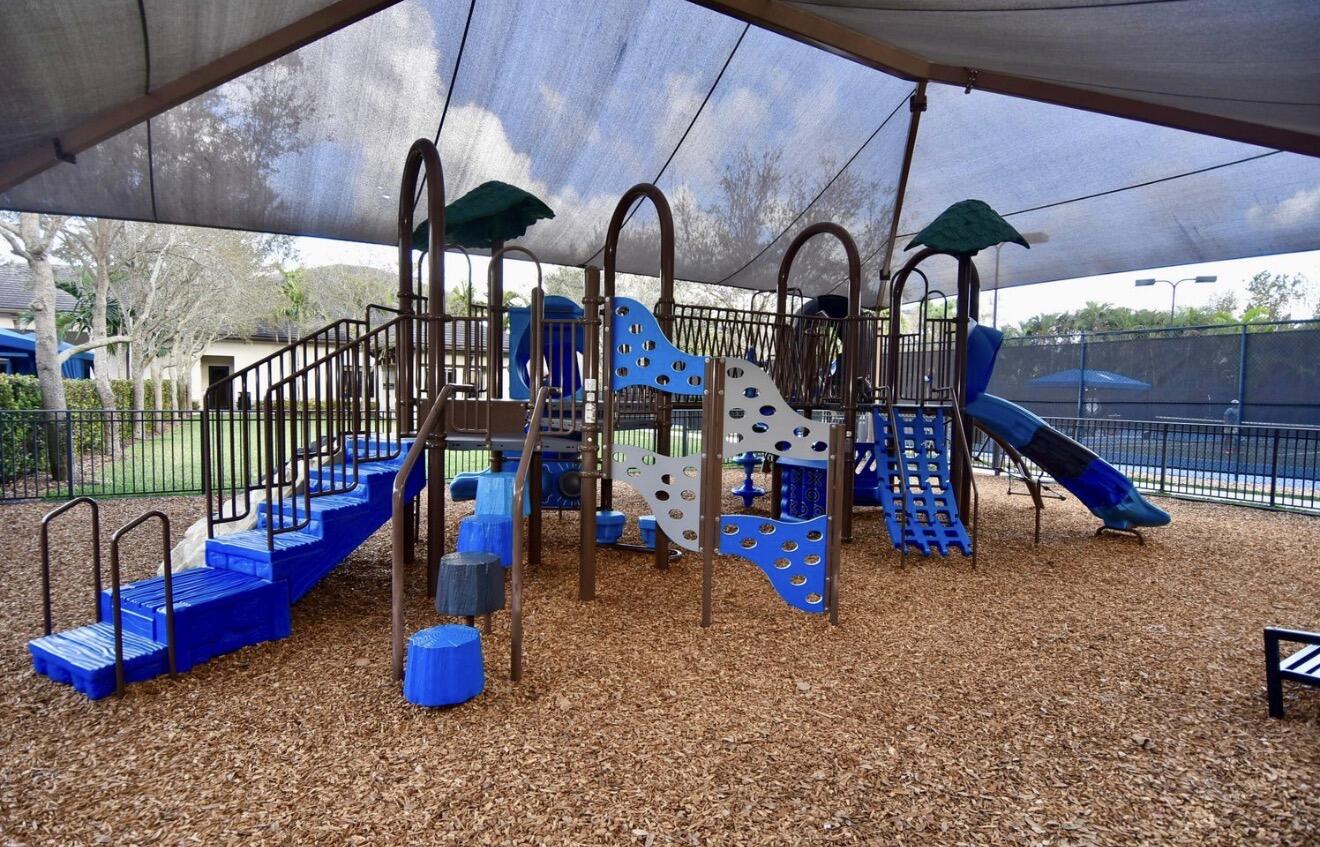 ATLANTIC COMMONS PL 5 - Residential Lease