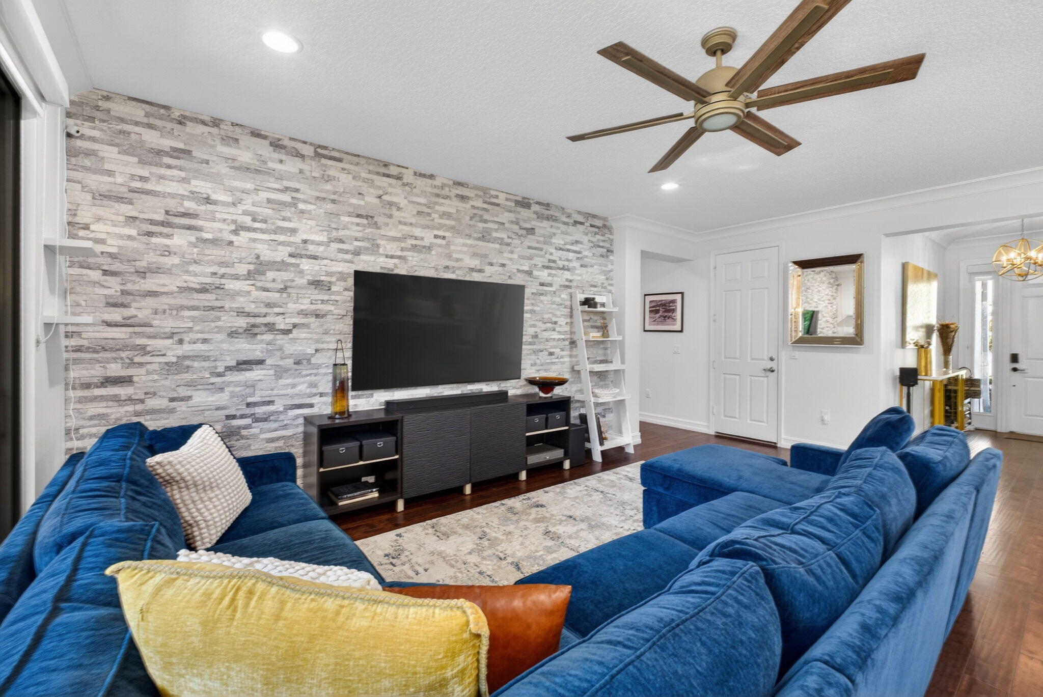 ATLANTIC COMMONS PL 5 - Residential Lease