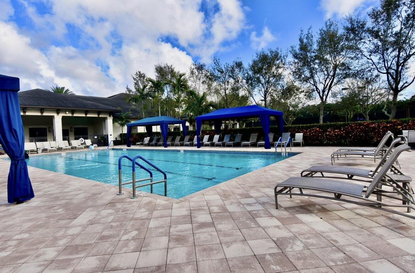 ATLANTIC COMMONS PL 5 - Residential Lease