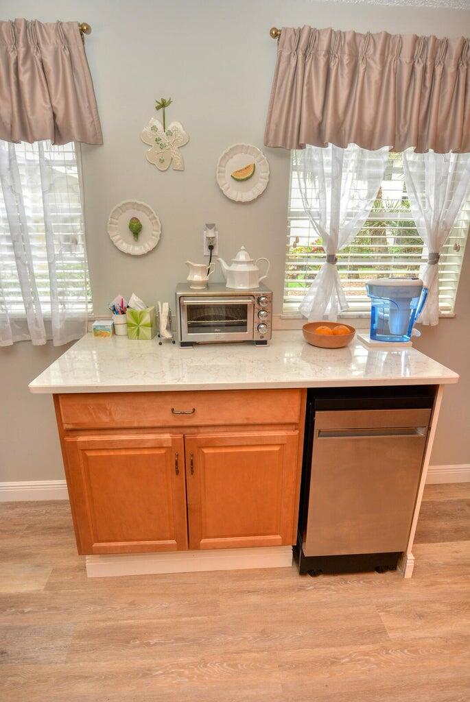 VISTA DEL LAGO CONDO - Residential Lease