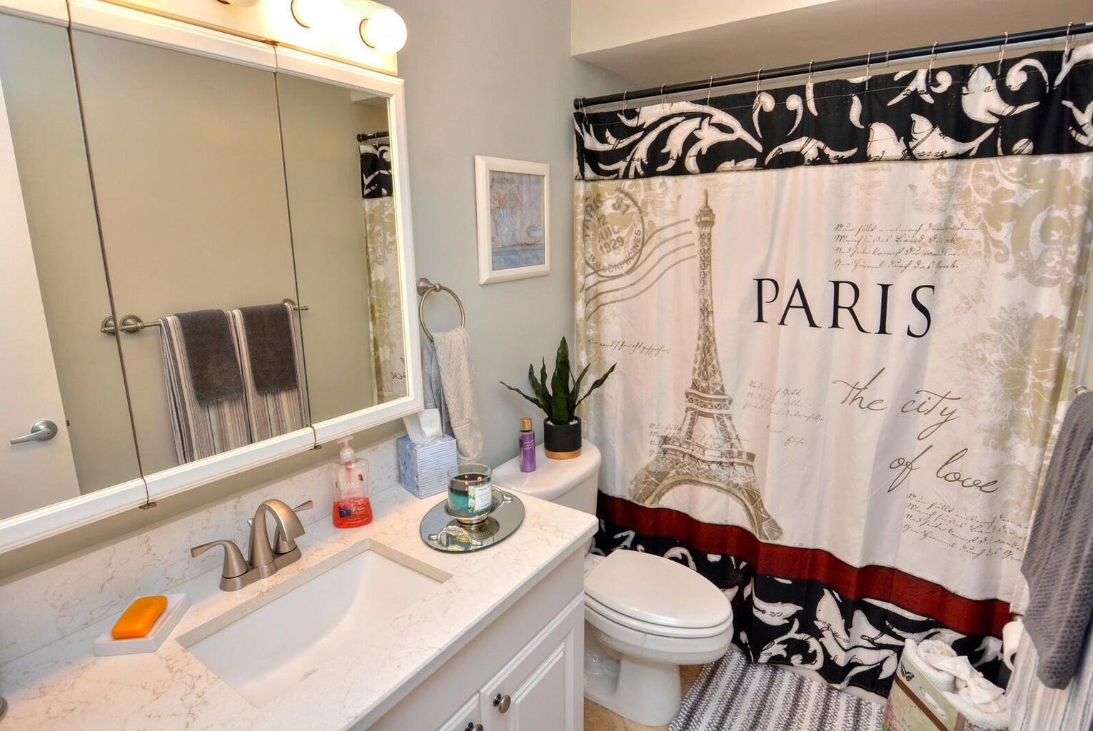 VISTA DEL LAGO CONDO - Residential Lease