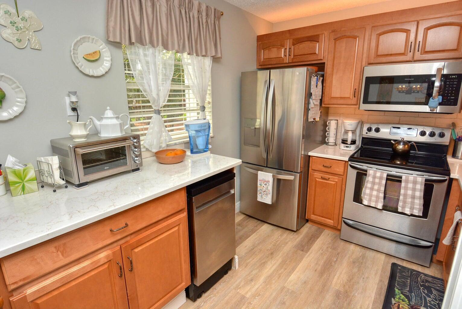 VISTA DEL LAGO CONDO - Residential Lease