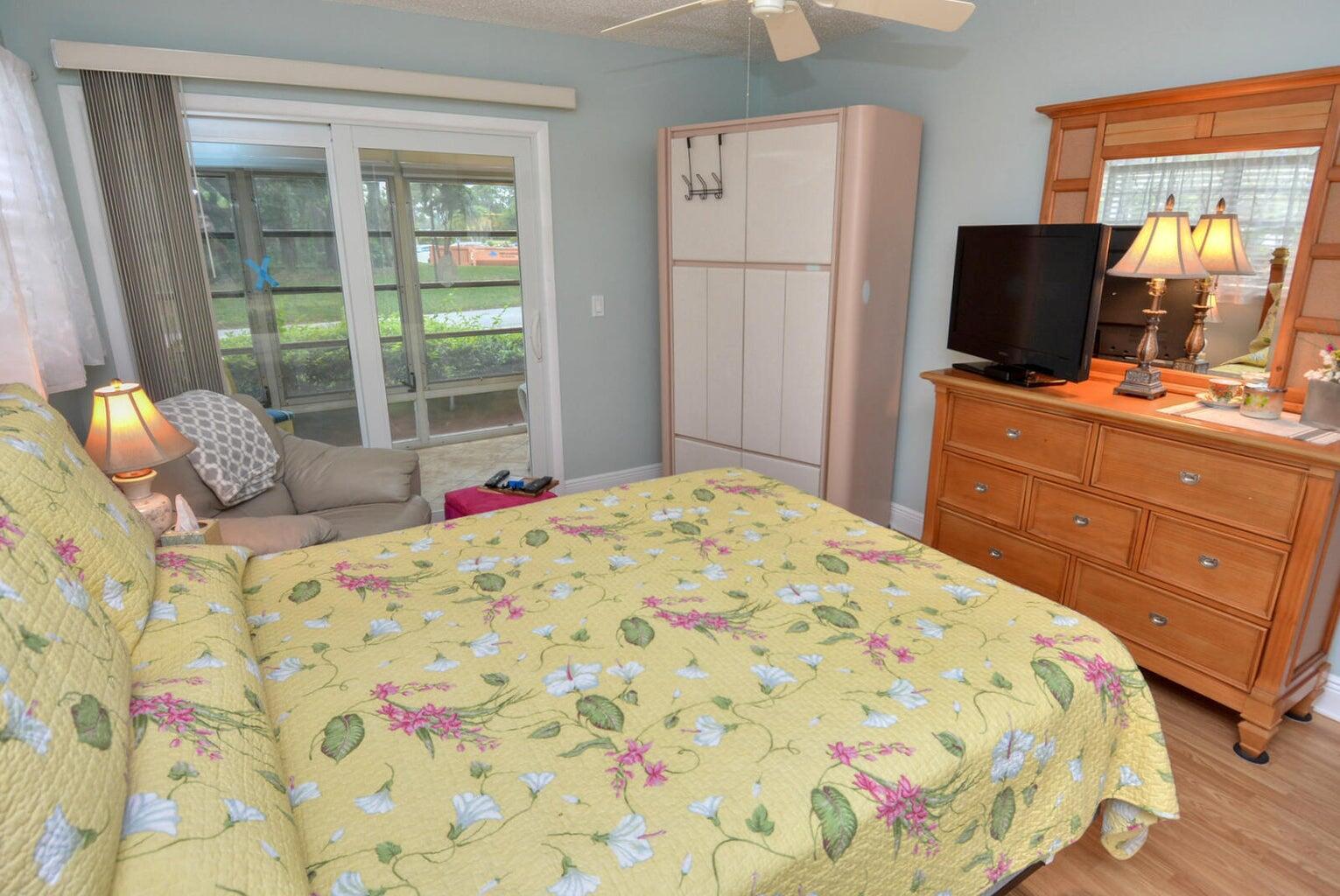 VISTA DEL LAGO CONDO - Residential Lease