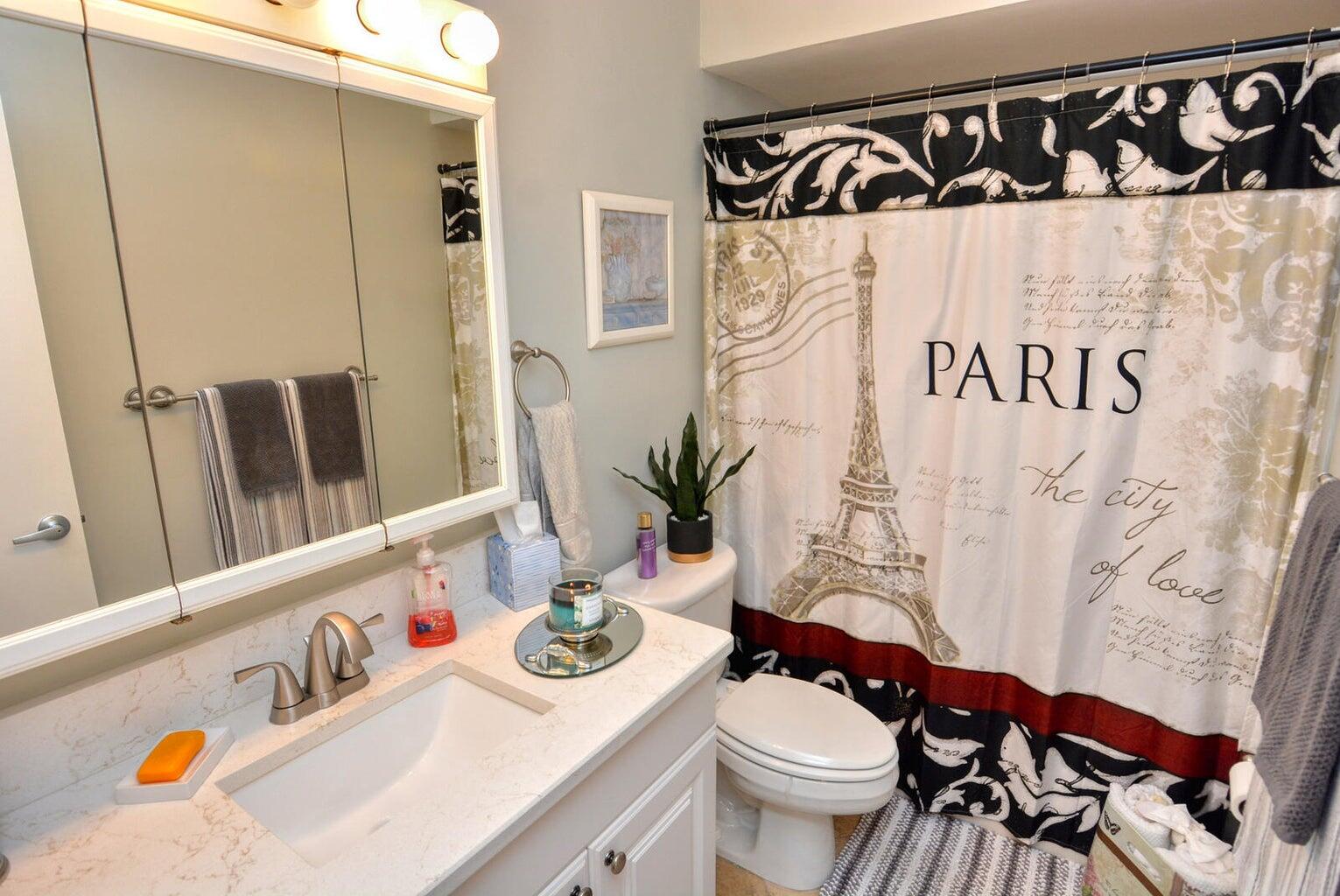 VISTA DEL LAGO CONDO - Residential Lease