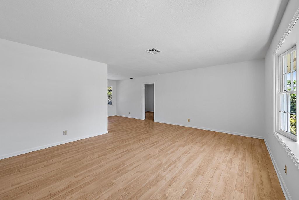 Photo of 19927 Hibiscus Drive, Jupiter, FL 33469 (MLS # R11101694)