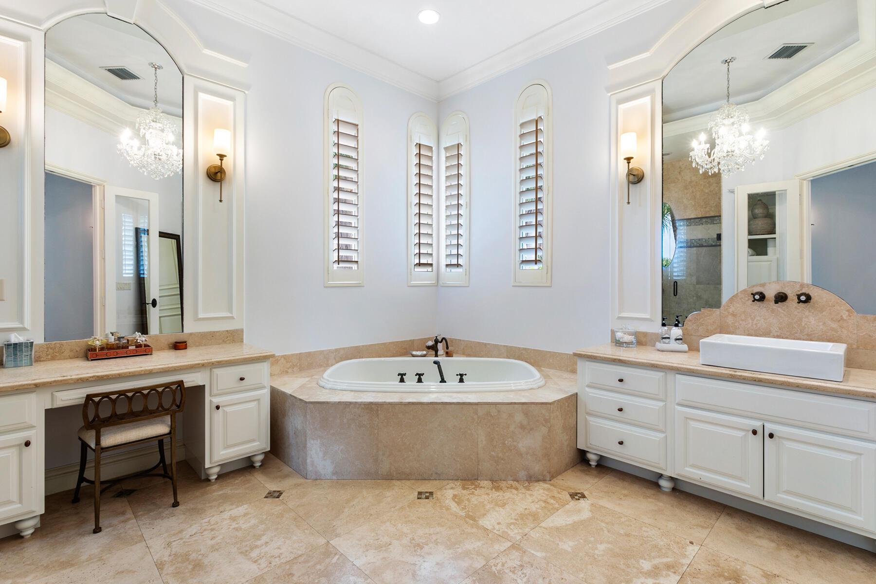 HARBOUR ISLES - Residential