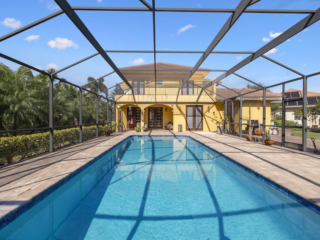 Photo of 6140 55th Avenue, Vero Beach, FL 32967 (MLS # R11158023)