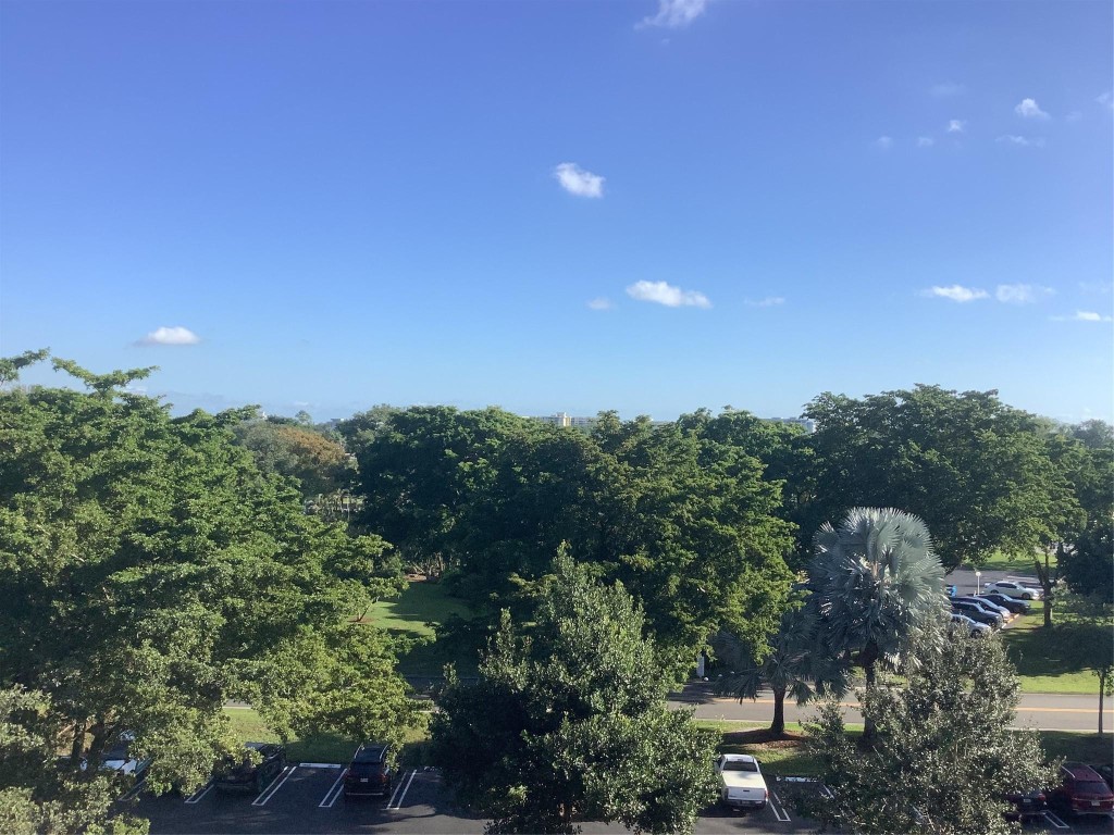 View photos, virtual tours, details... 575 Oaks Lane 608