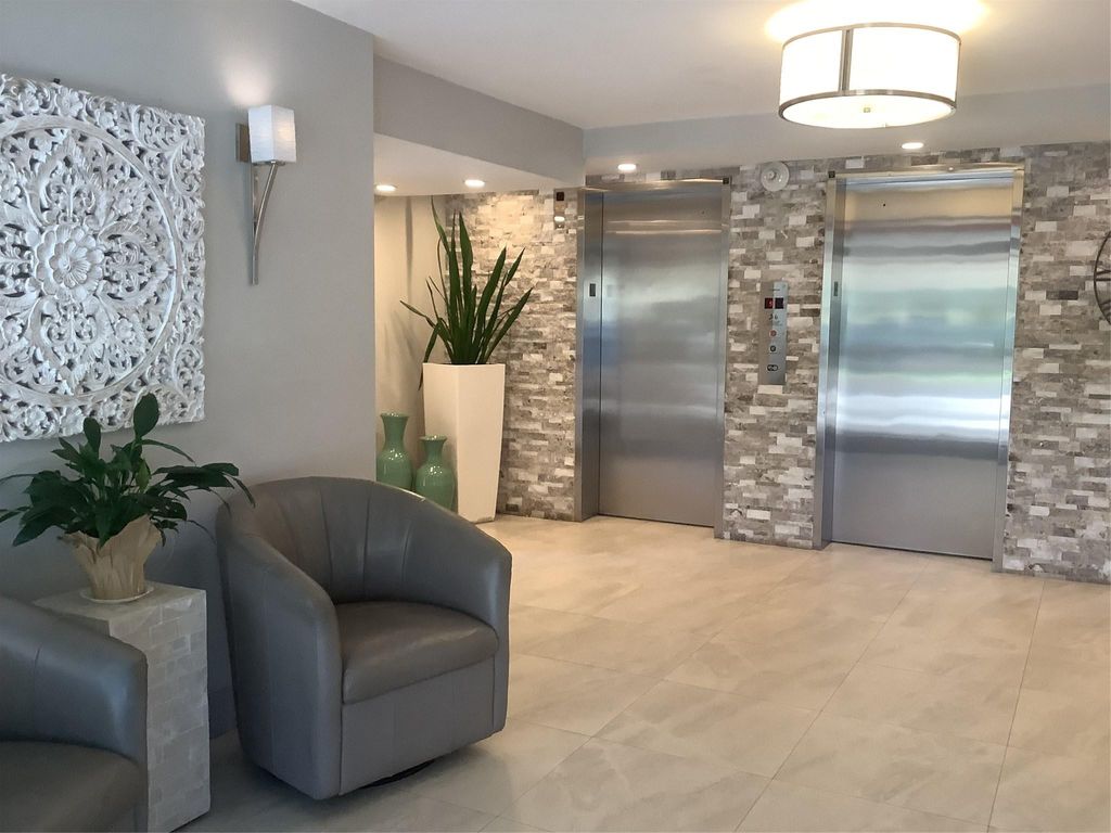 Photo of 575 Oaks Lane #608, Pompano Beach, FL 33069 (MLS # F10539702)