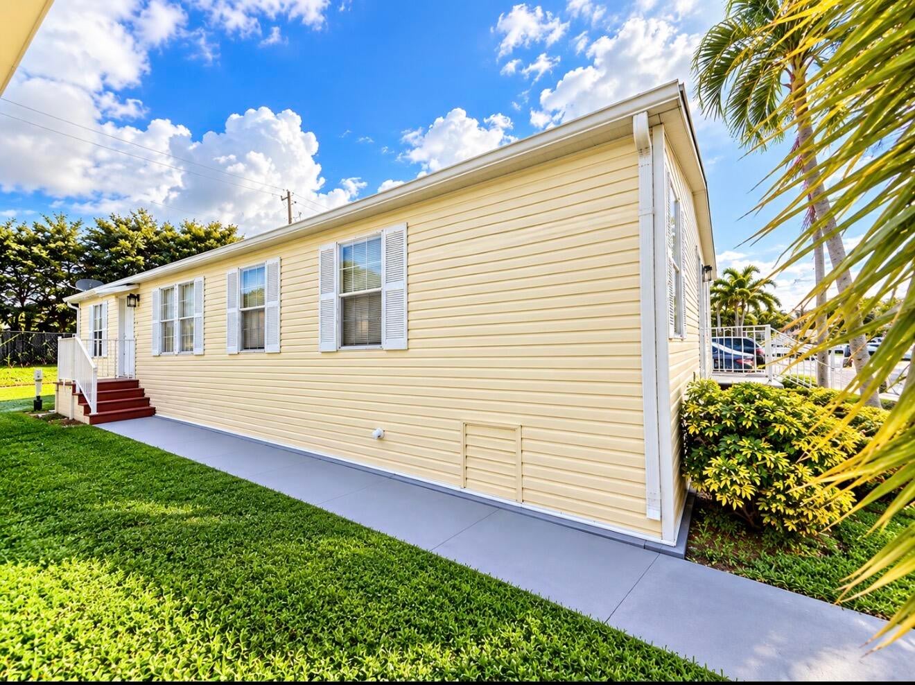 76 Plantation Boulevard