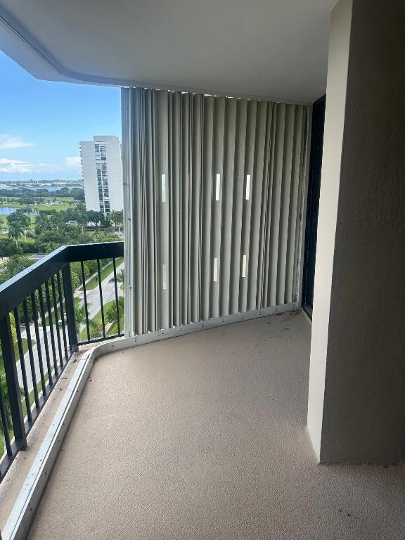 LANDS OF THE PRESIDENT CONDO 7 - Residential