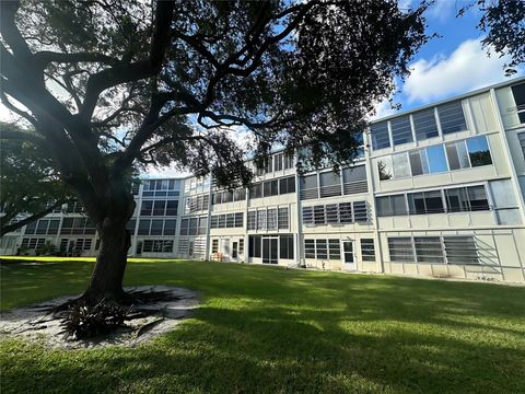 Tiny photo for 3006 Cambridge A #3006, Deerfield Beach, FL 33442 (MLS # F10543654)