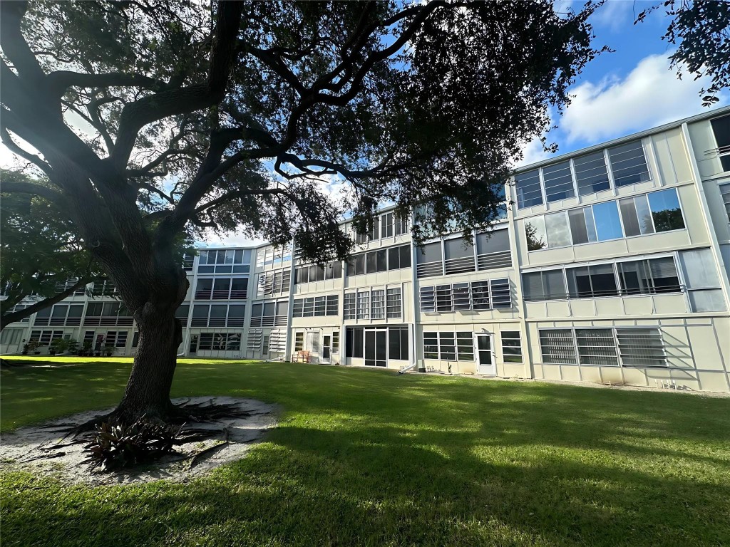 Century Village East - Residential