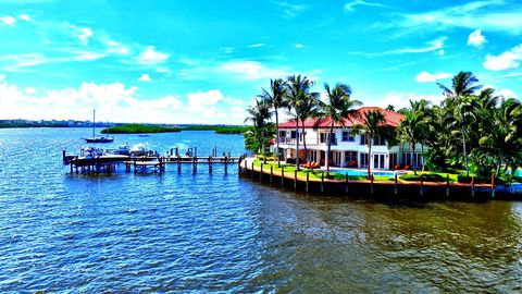 A home in Lake Worth Beach