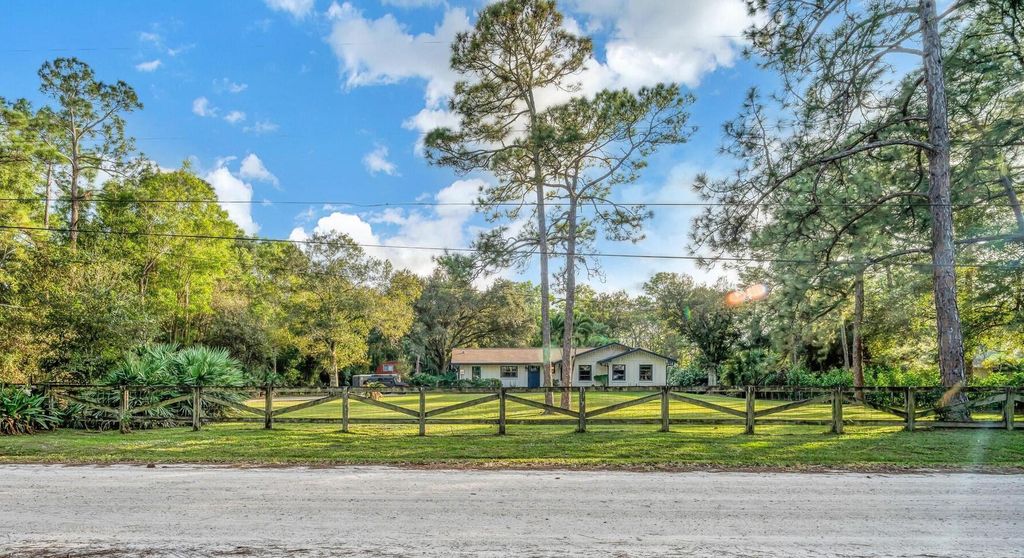 Photo of 11084 161st Street N, Jupiter, FL 33478 (MLS # R11045240)