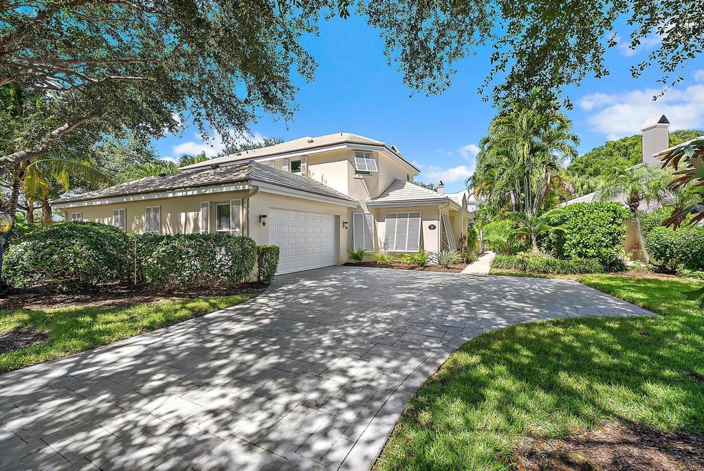 Photo of 2691 Cypress Island Drive, Palm Beach Gardens, FL 33410 (MLS # R11131084)