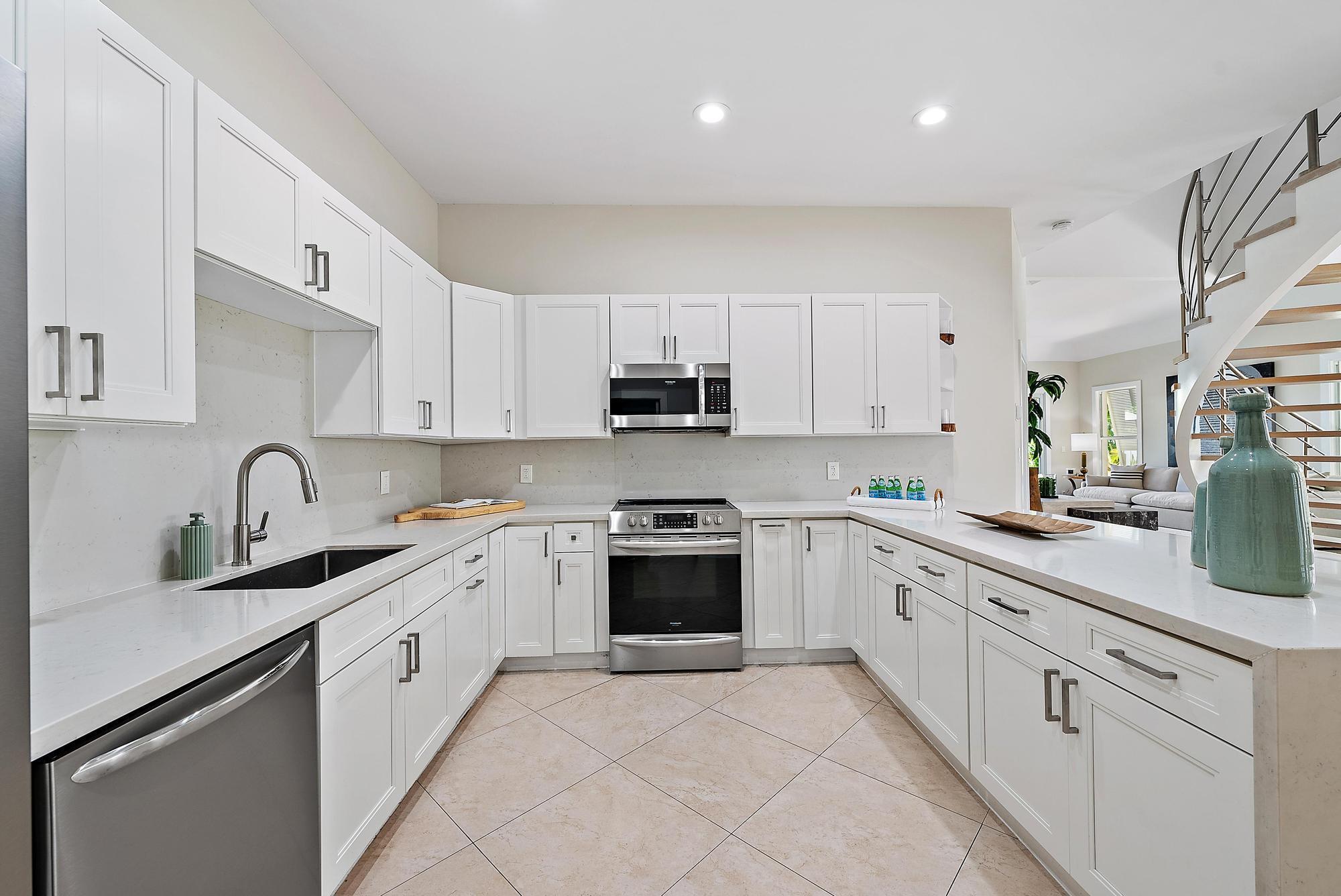 CYPRESS ISLAND - Residential