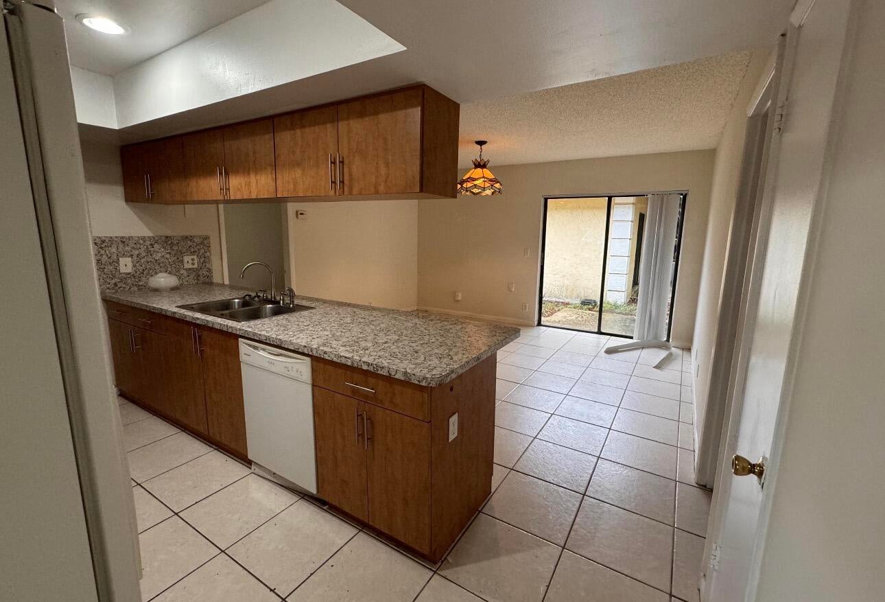 1115 Goldenrod Road 1115