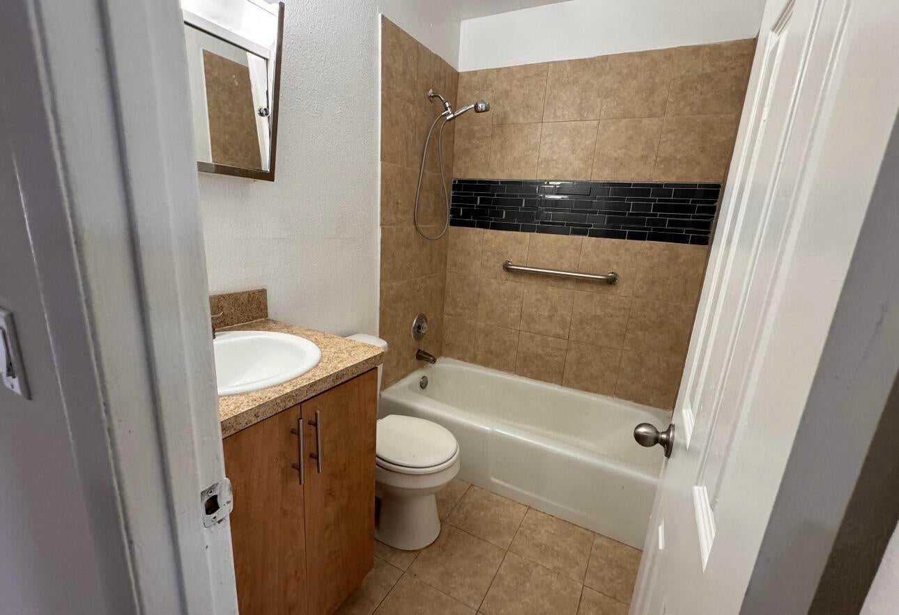 1115 Goldenrod Road 1115