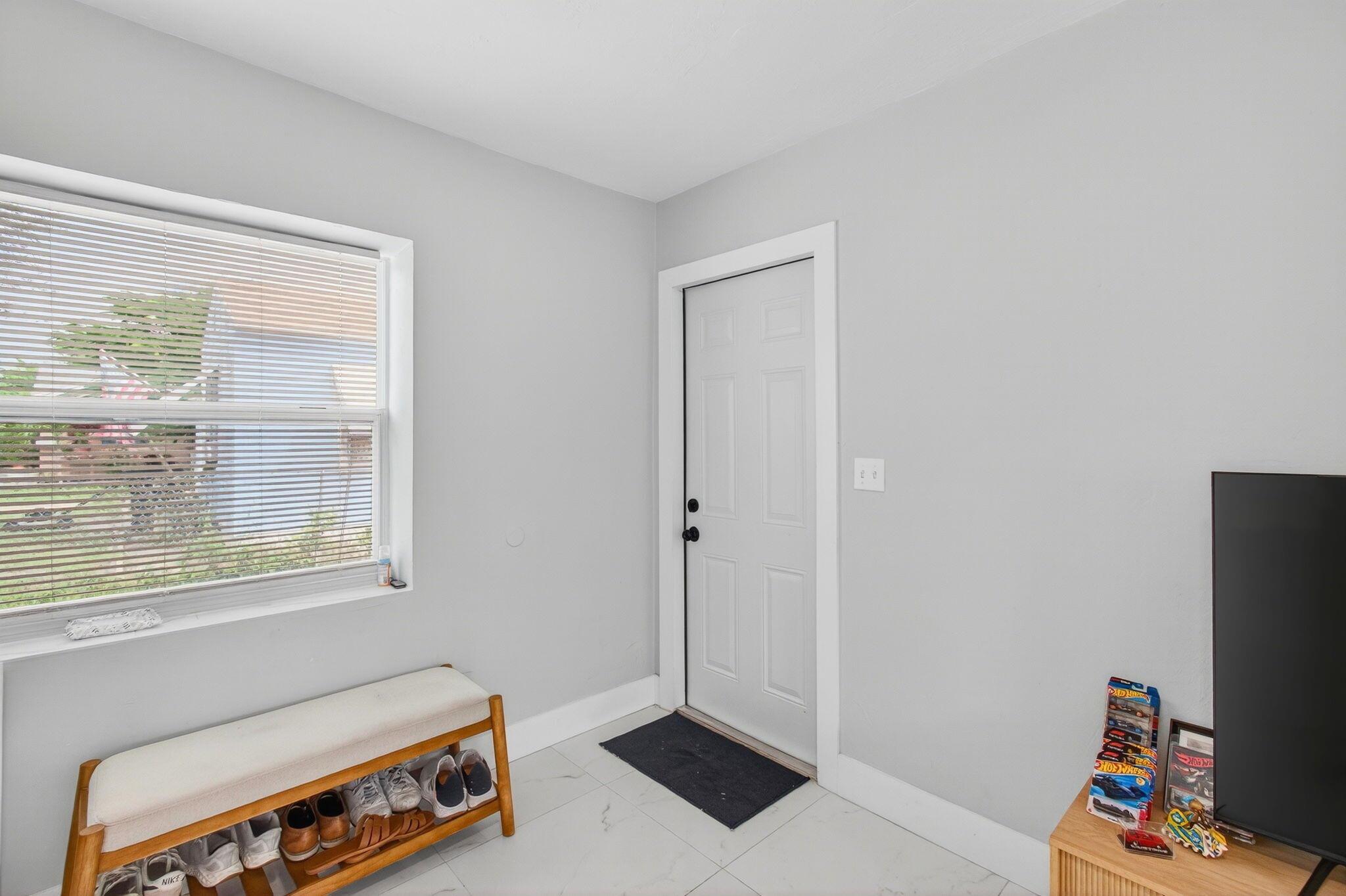 LAKE WORTH TOWN OF - Residential Income