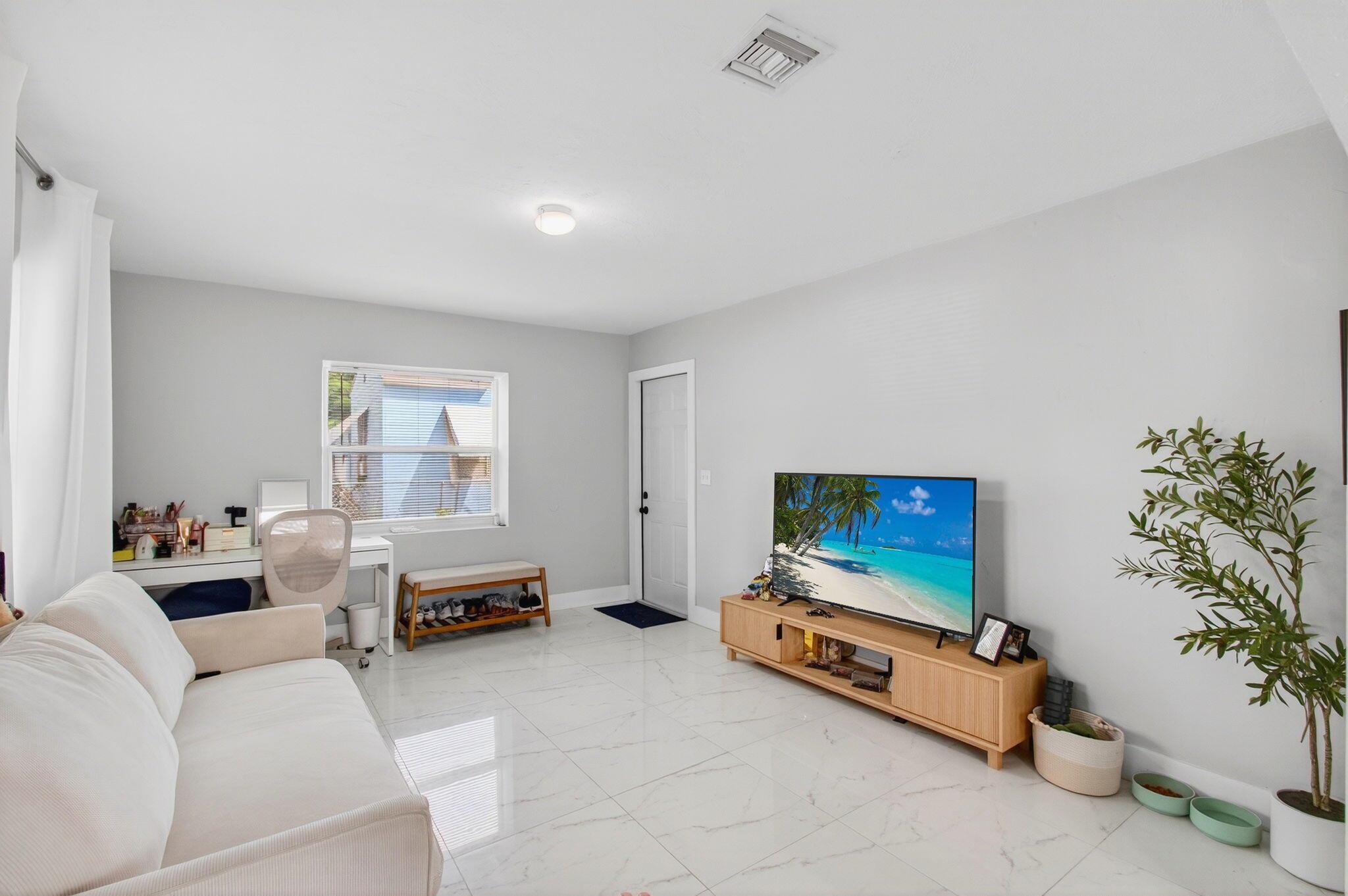 LAKE WORTH TOWN OF - Residential Income