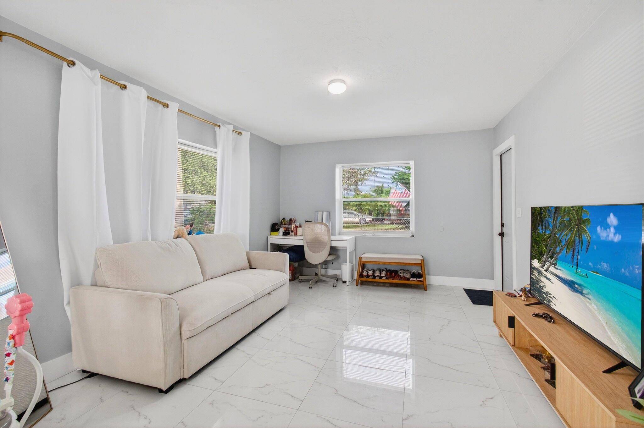 LAKE WORTH TOWN OF - Residential Income