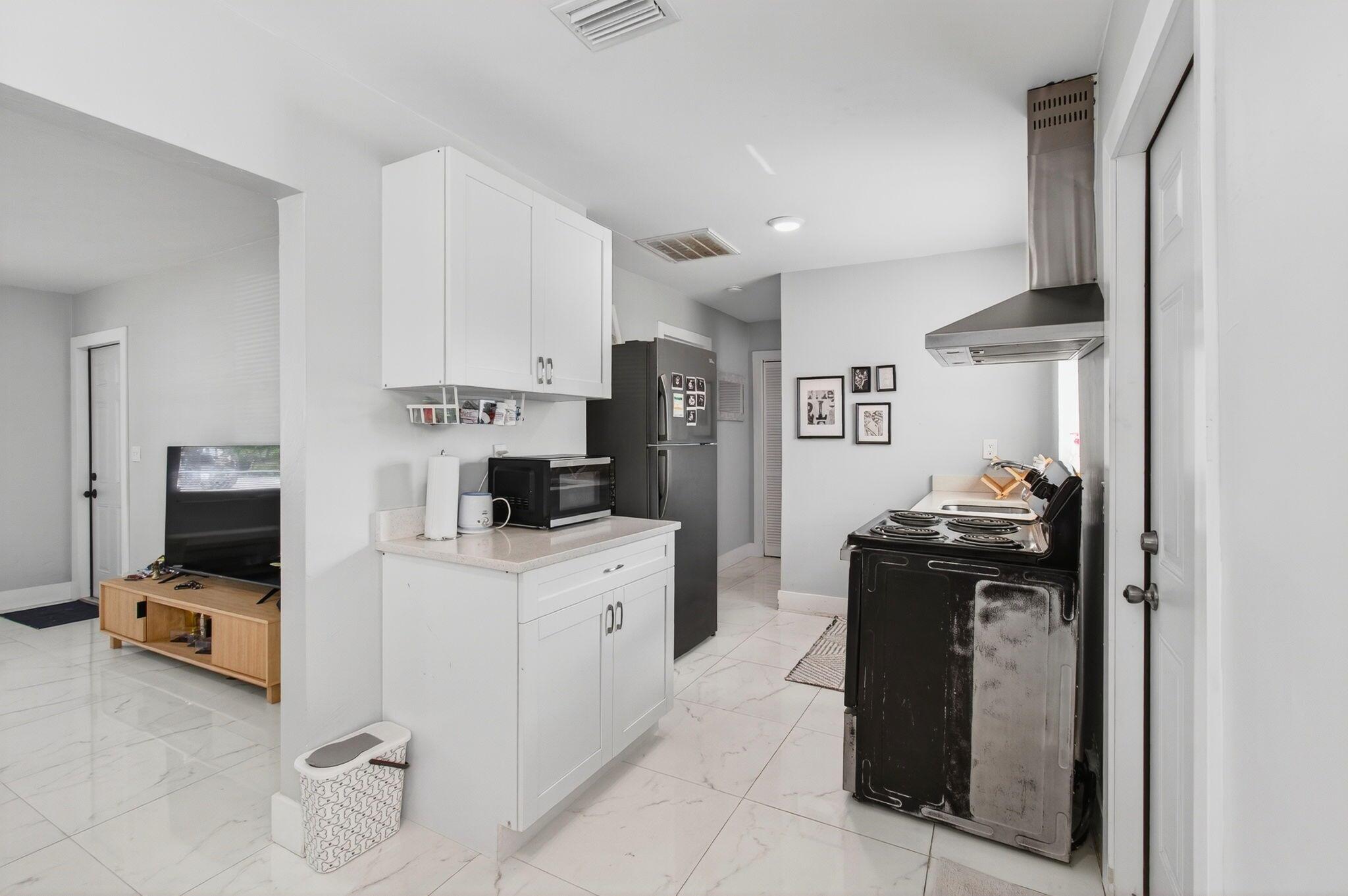 LAKE WORTH TOWN OF - Residential Income