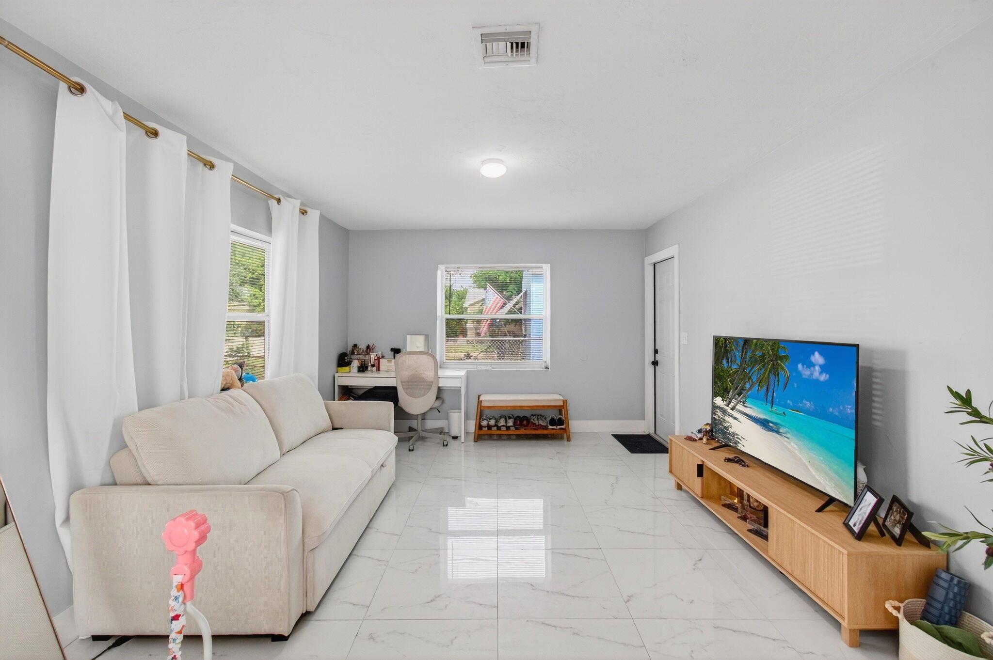 LAKE WORTH TOWN OF - Residential Income