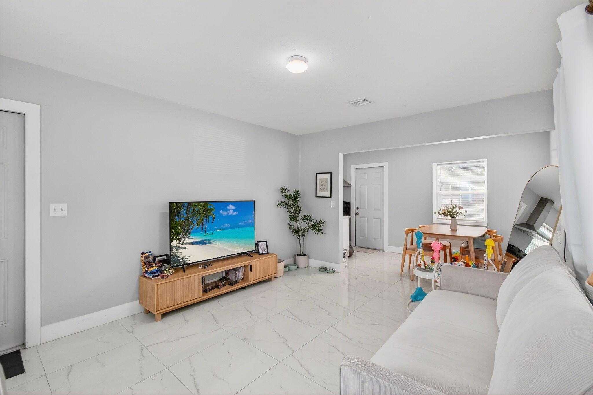 LAKE WORTH TOWN OF - Residential Income