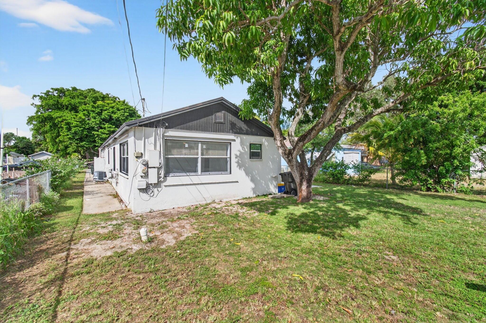 LAKE WORTH TOWN OF - Residential Income