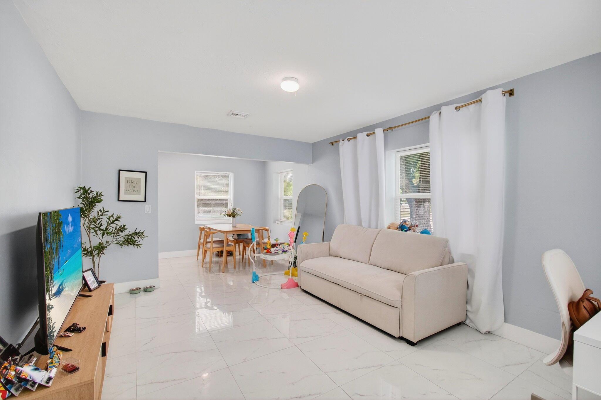 LAKE WORTH TOWN OF - Residential Income