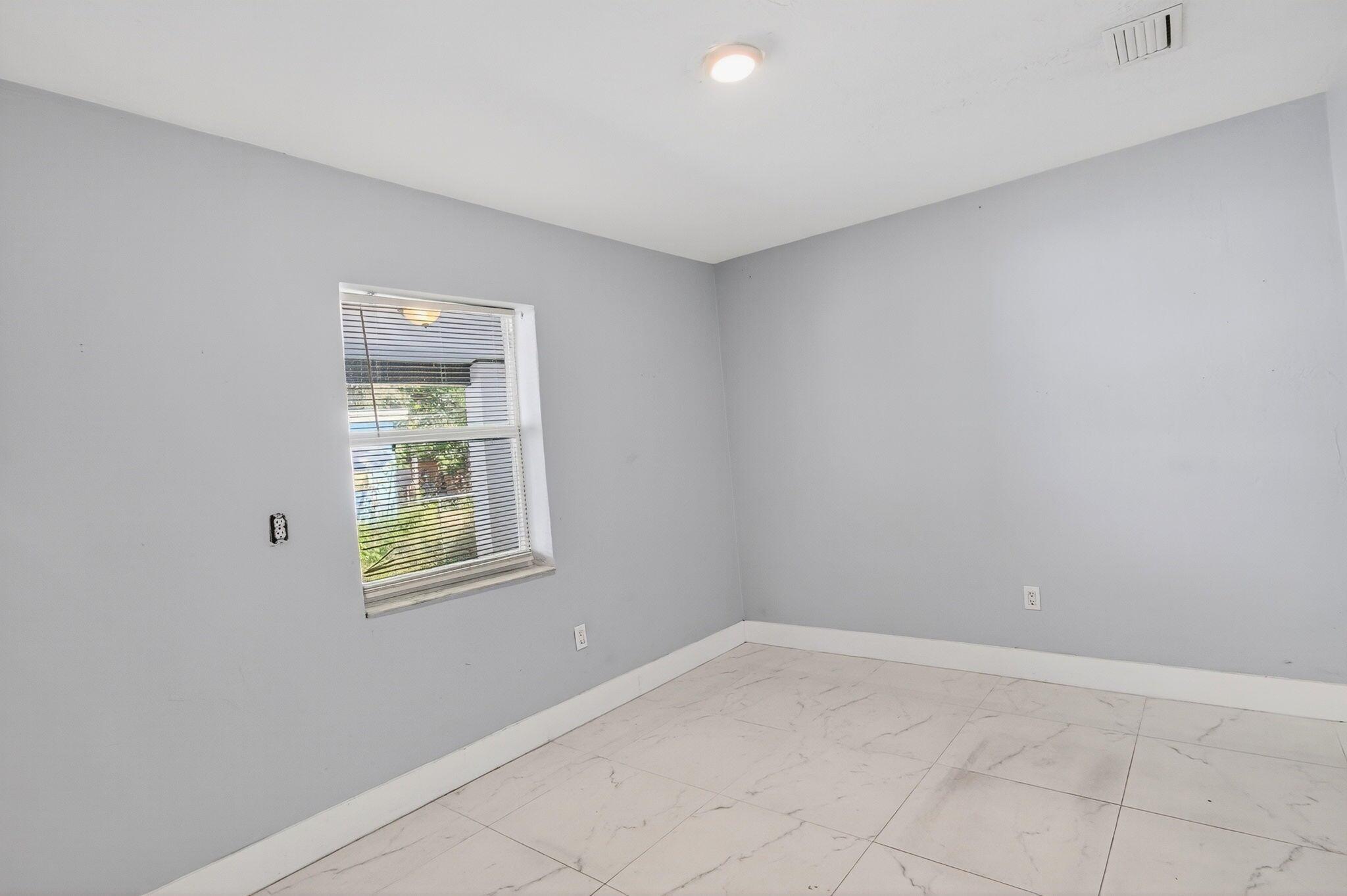 LAKE WORTH TOWN OF - Residential Income