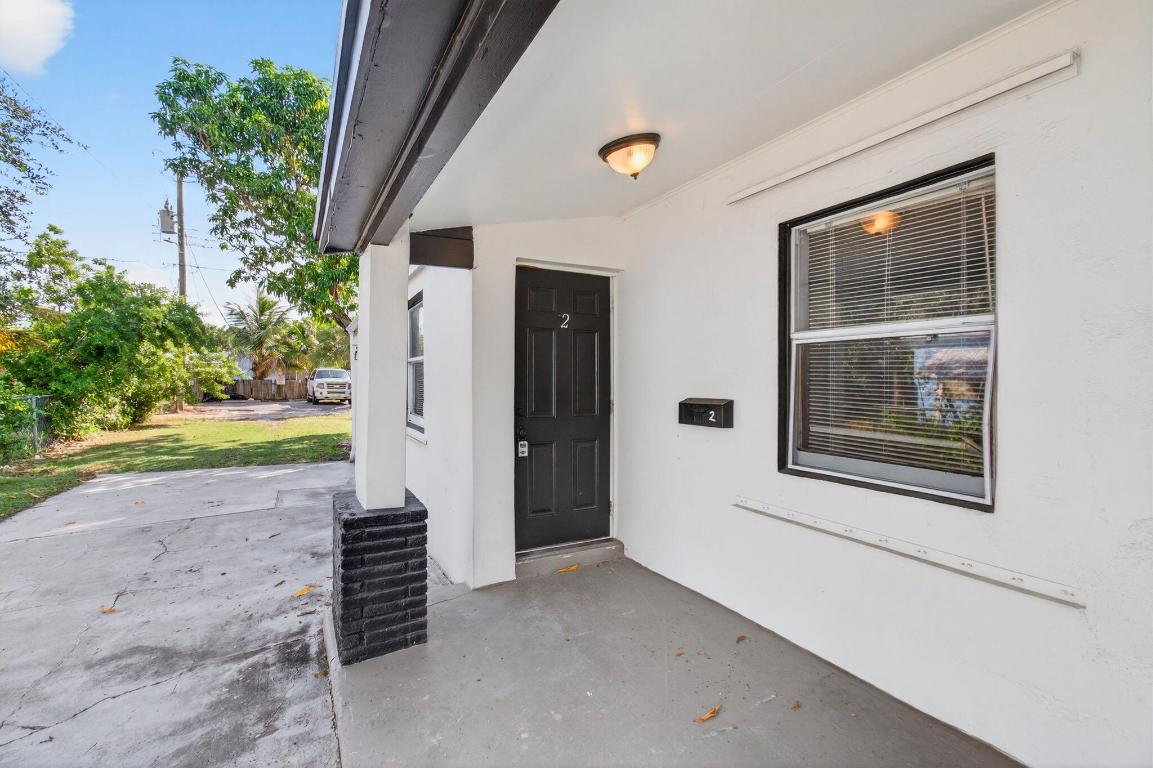 View photos, virtual tours, details... 614 N E Street