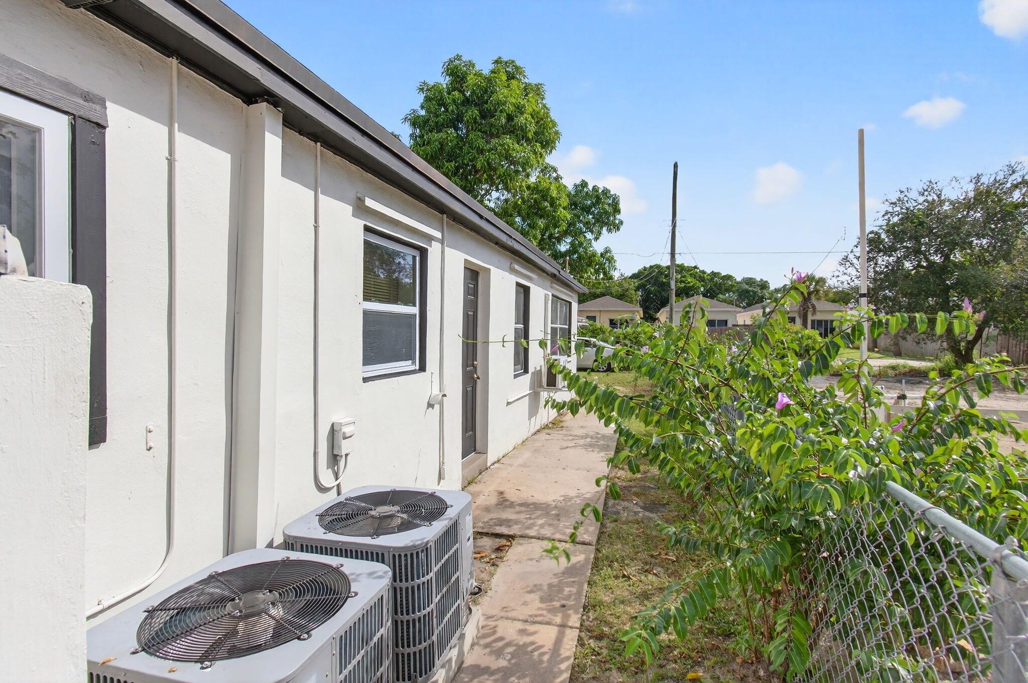 LAKE WORTH TOWN OF - Residential Income