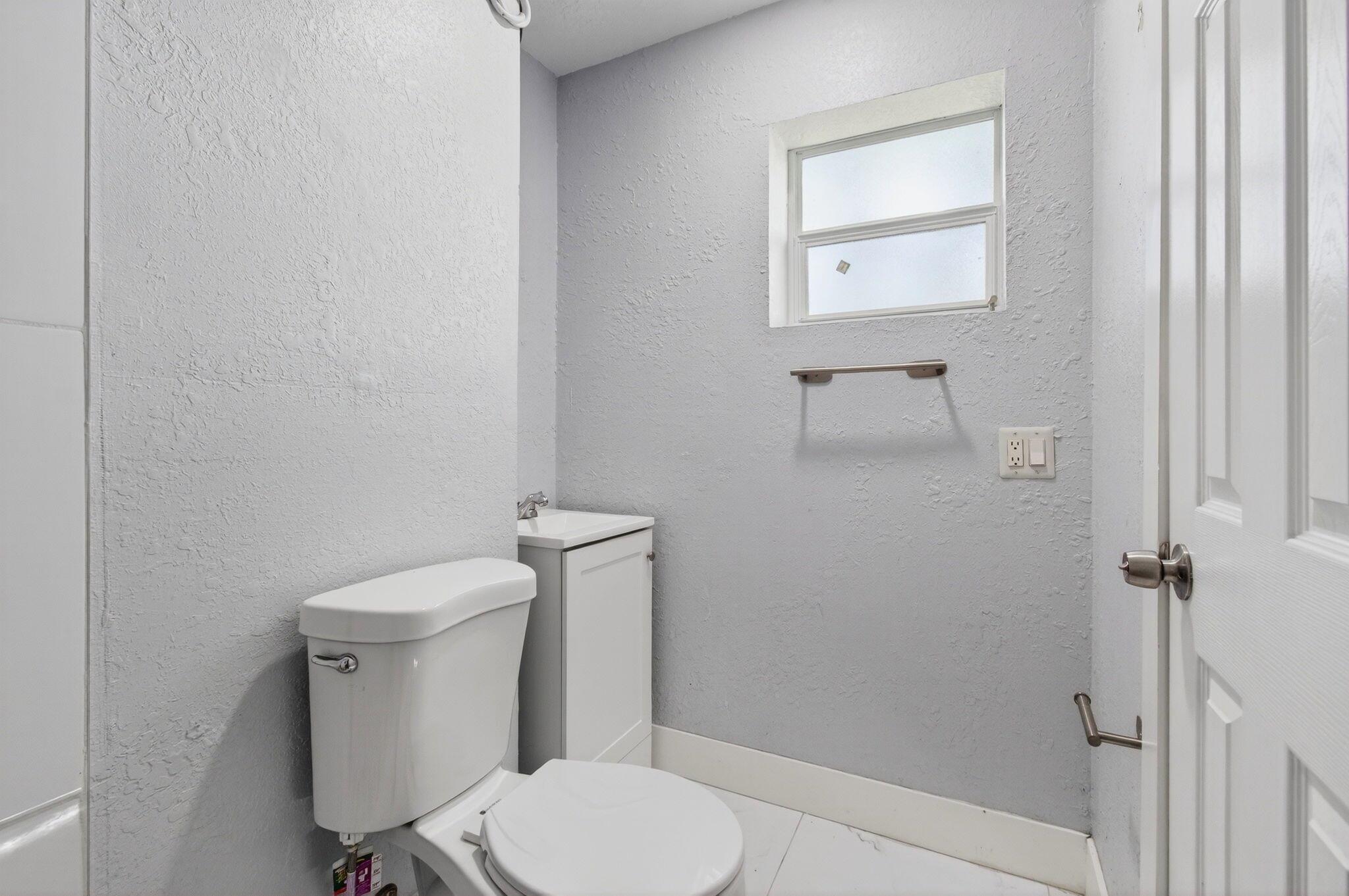 LAKE WORTH TOWN OF - Residential Income