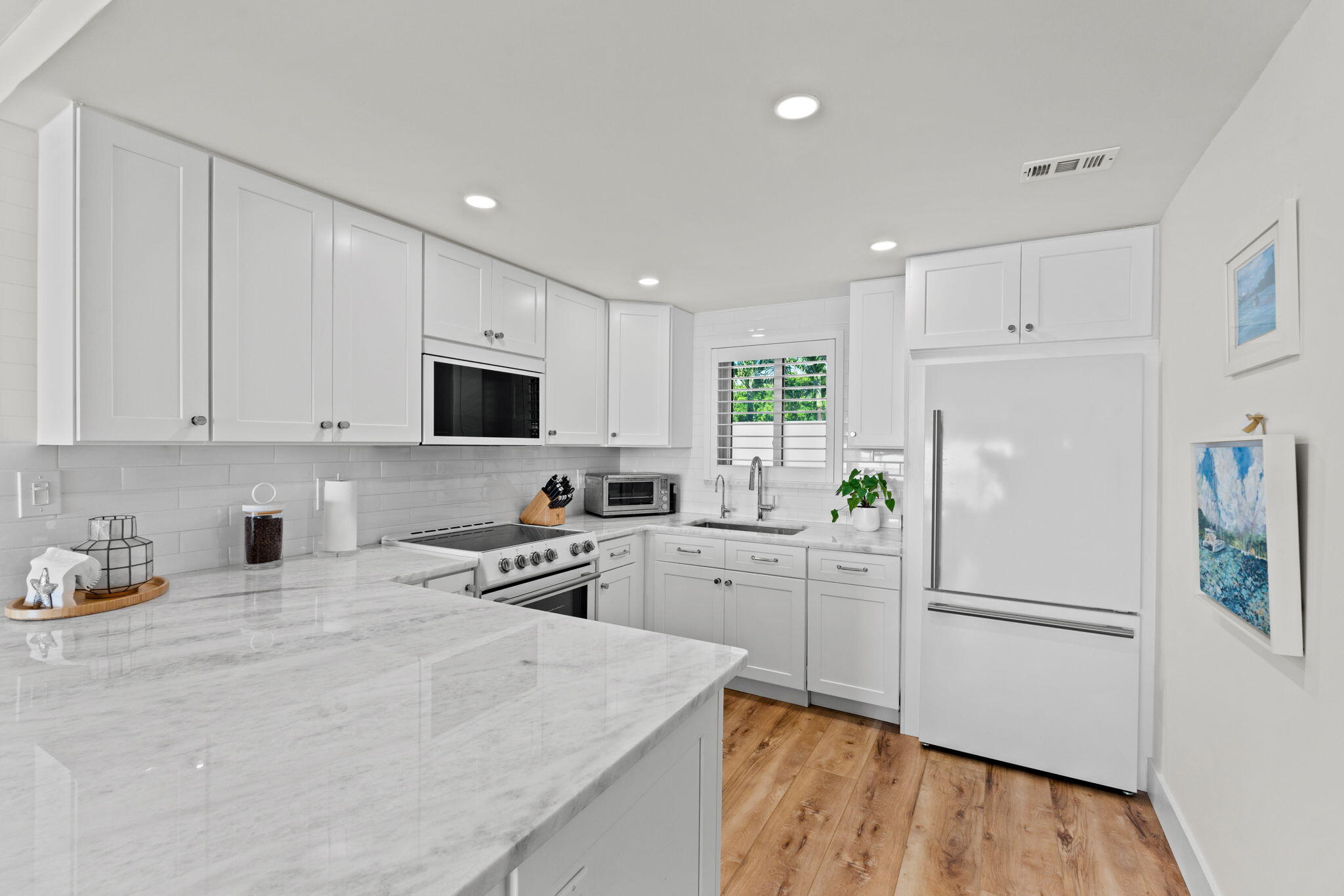 52 YACHT CLUB Drive 204